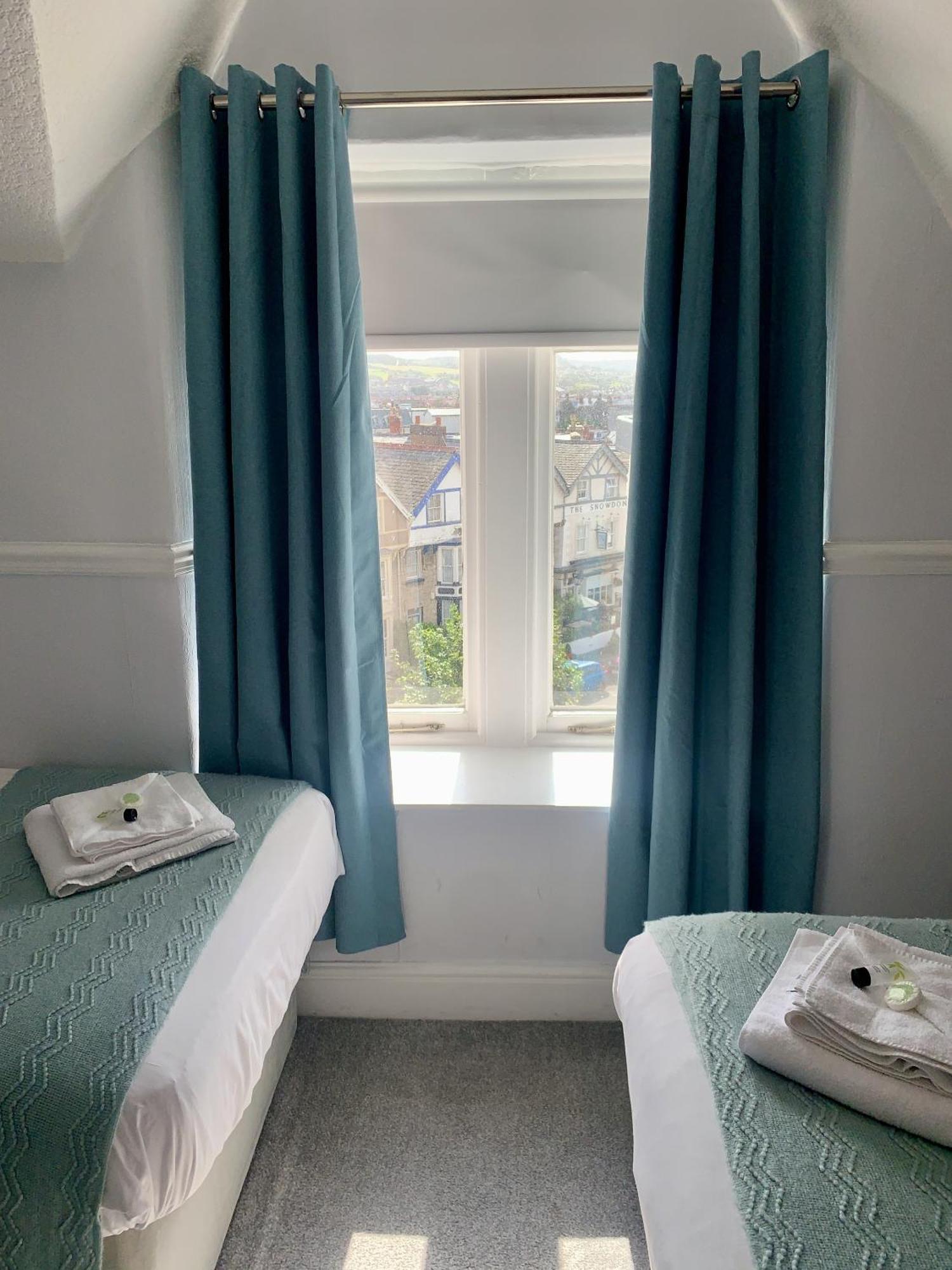 Seaclyffe Hotel Ltd Llandudno Bilik gambar